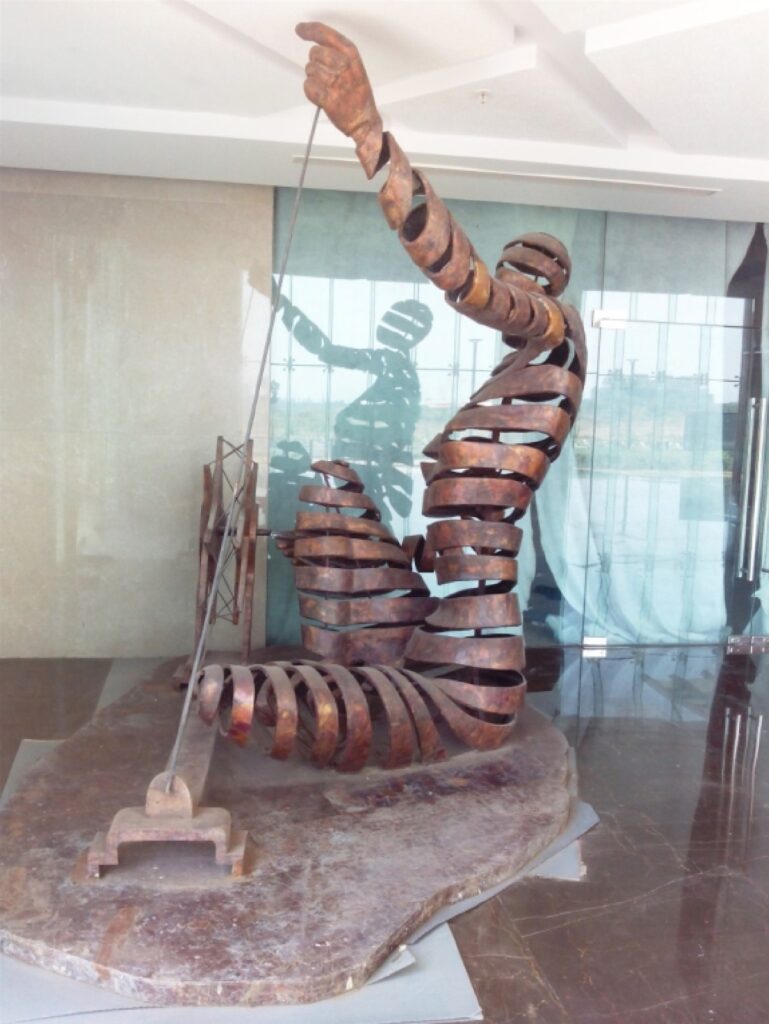 Classic Charkha Sculpture Artwork In RSMR Metal Gujrat | Artefacts