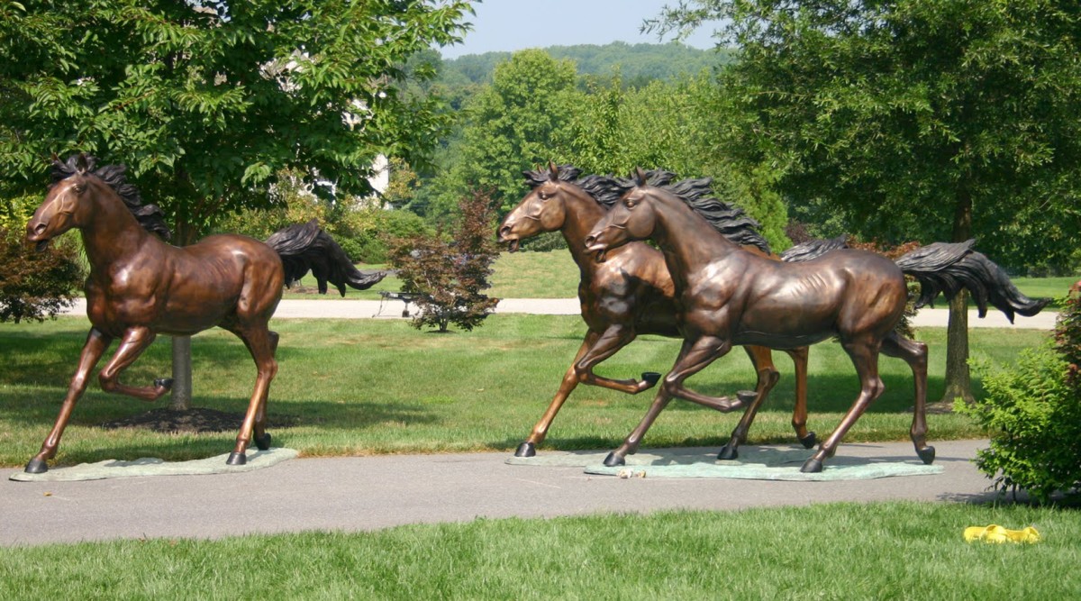 Galloping-Horses