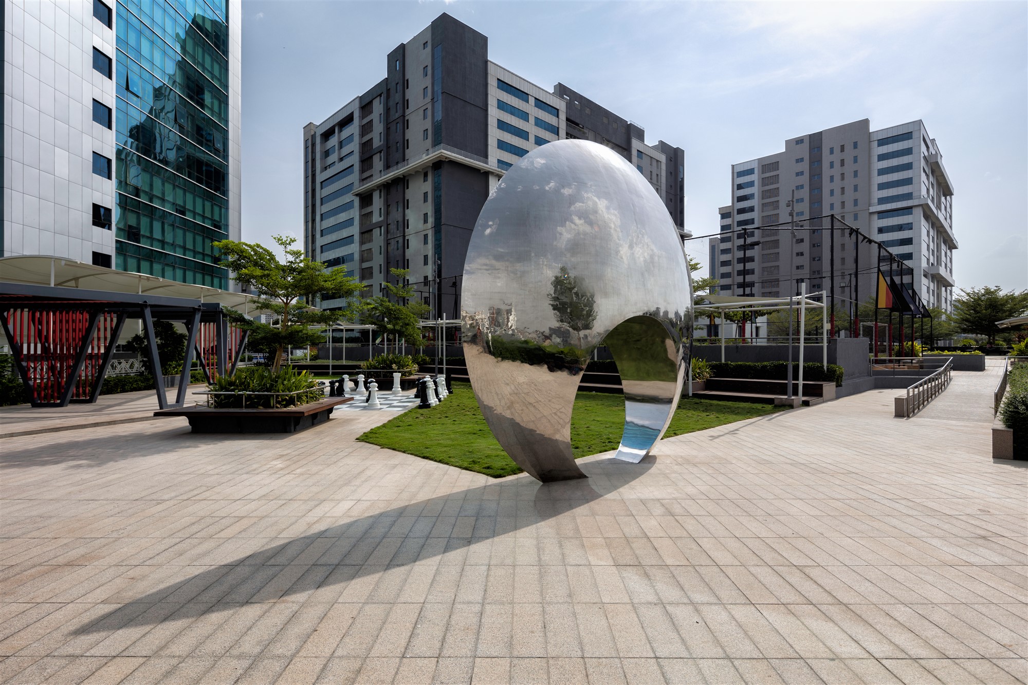 Impulsion Refelective Stainless Steel Sculpture