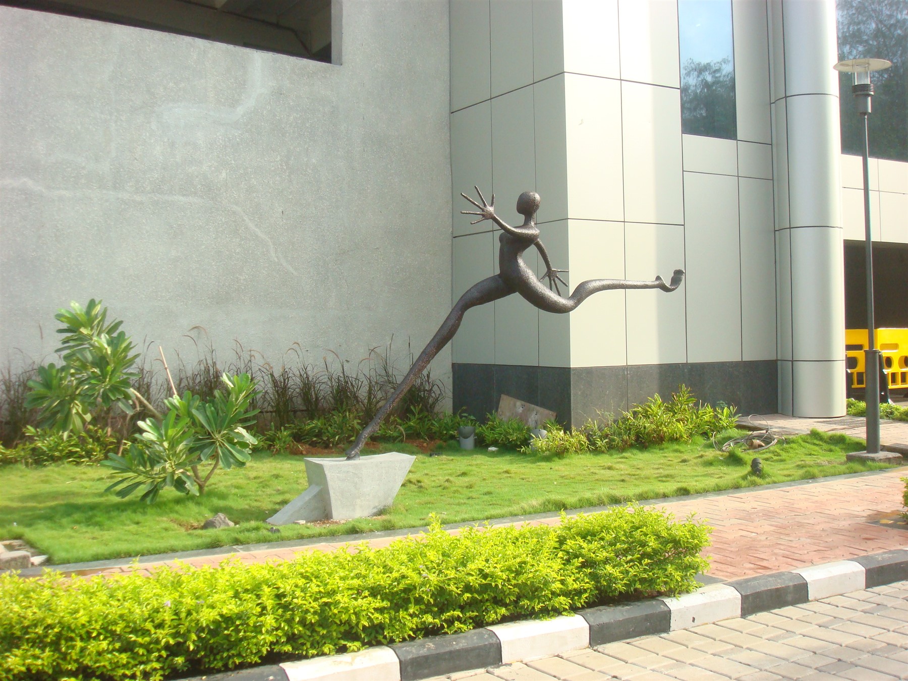 Running Lady Statue Resin Sculpture
